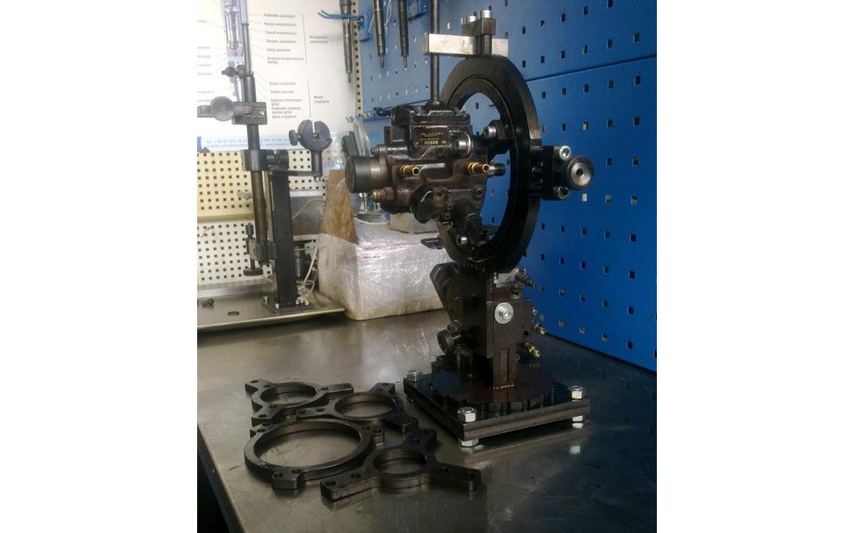 Універсальний стапель для ремонту паливних насосів