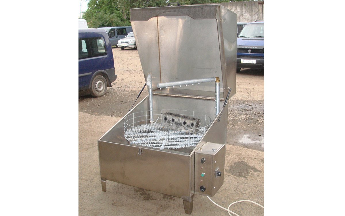 Мийна машина струминного типу для очищення забруднених деталей та агрегатів