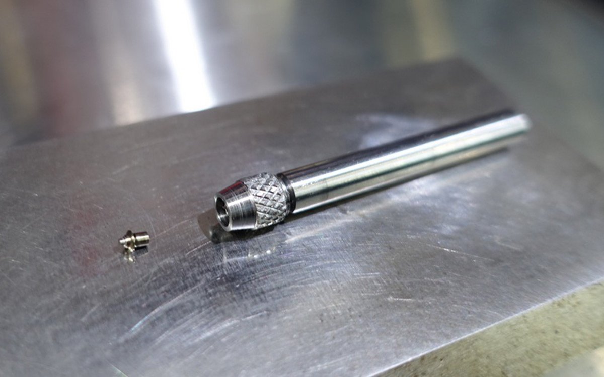 Високоточна цанга